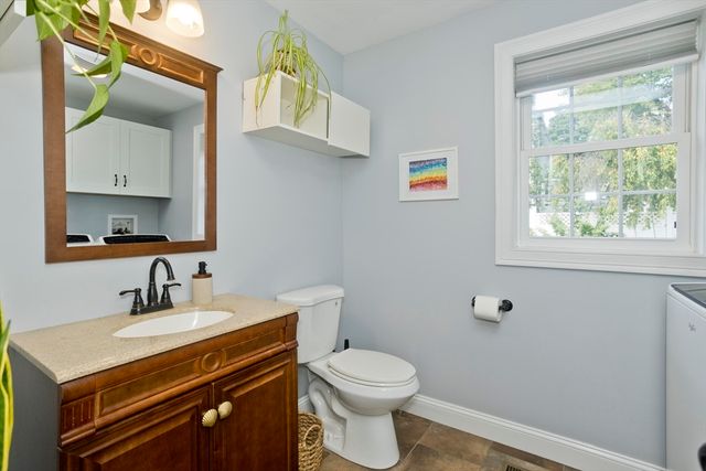 15 Lombard Ave, East Longmeadow, MA 01028