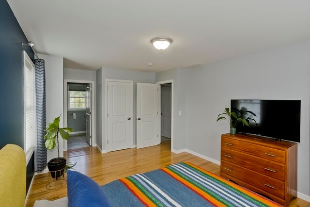15 Lombard Ave, East Longmeadow, MA 01028