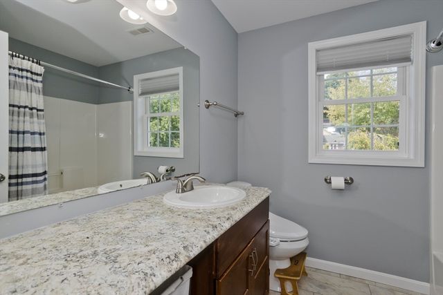 15 Lombard Ave, East Longmeadow, MA 01028