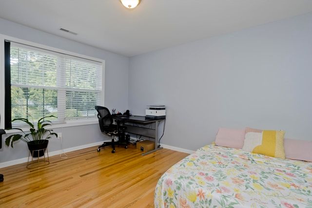 15 Lombard Ave, East Longmeadow, MA 01028