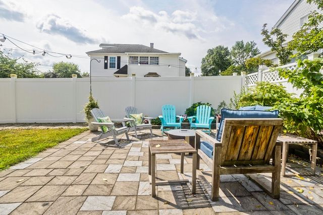 15 Lombard Ave, East Longmeadow, MA 01028