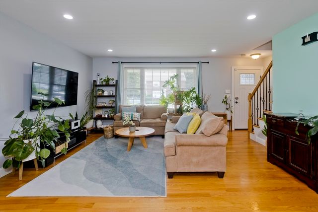 15 Lombard Ave, East Longmeadow, MA 01028