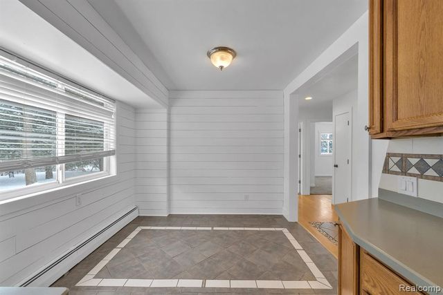 1875 Gray Road, Howell, MI 48843