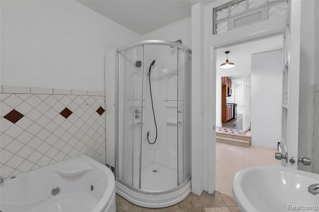 1875 Gray Road, Howell, MI 48843