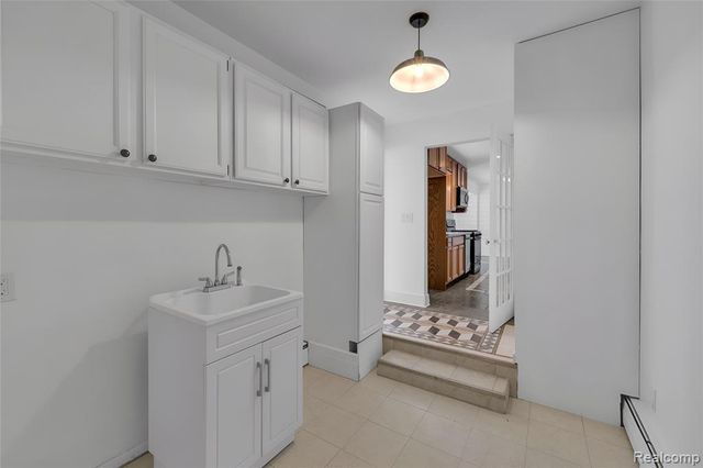 1875 Gray Road, Howell, MI 48843