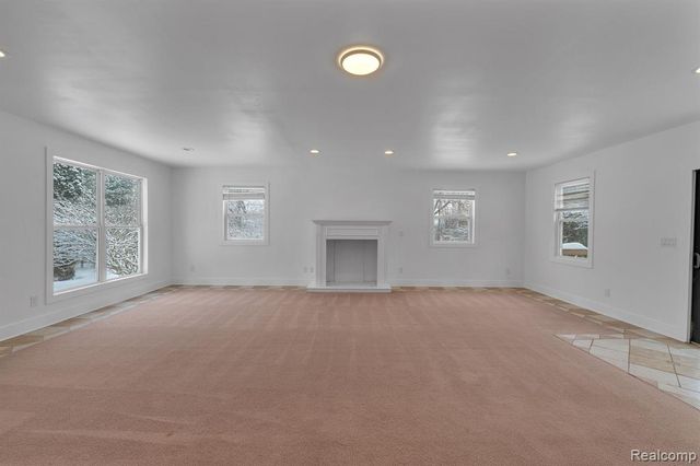 1875 Gray Road, Howell, MI 48843