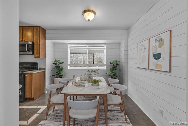 1875 Gray Road, Howell, MI 48843