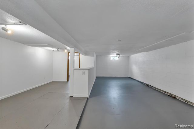 1875 Gray Road, Howell, MI 48843