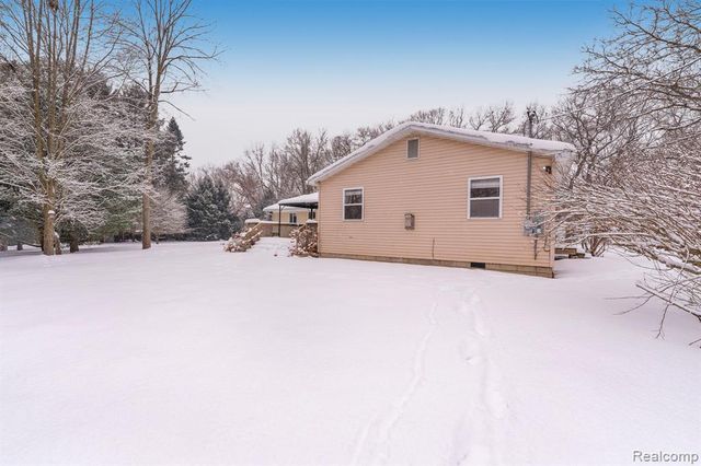 1875 Gray Road, Howell, MI 48843