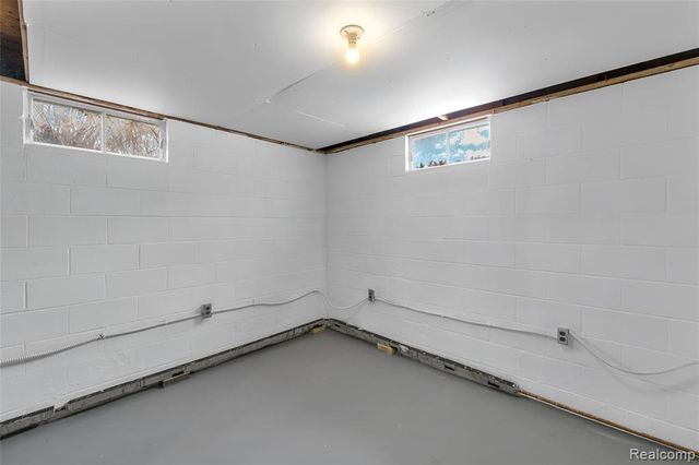 1875 Gray Road, Howell, MI 48843