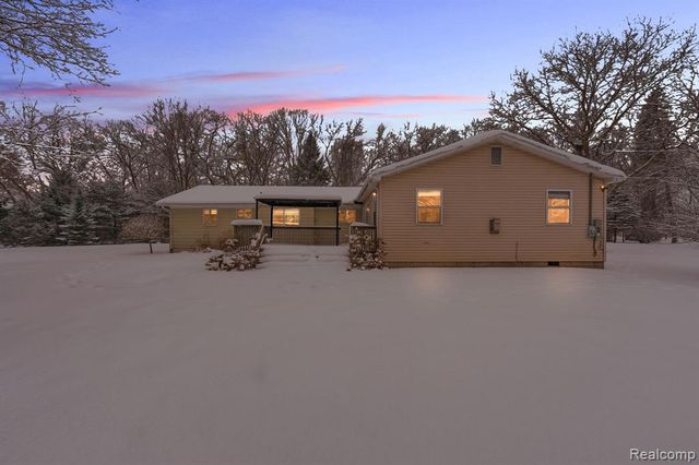 1875 Gray Road, Howell, MI 48843