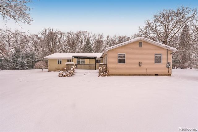 1875 Gray Road, Howell, MI 48843