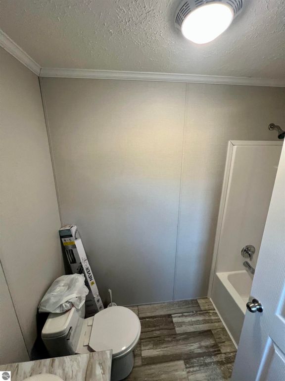 Image 10 of property listing at 8716 Johnson Road, Bellaire, MI 49615