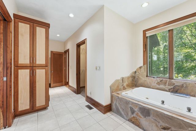 720 E 400 N, Anderson, IN 46012
