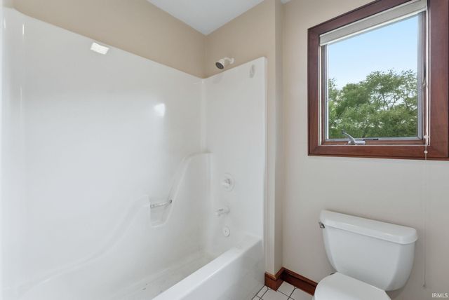 720 E 400 N, Anderson, IN 46012
