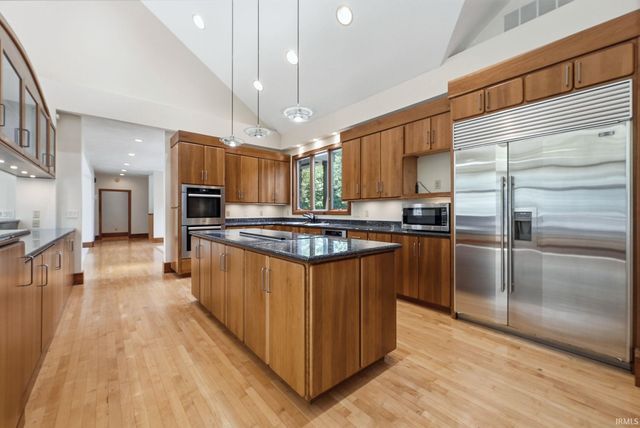 720 E 400 N, Anderson, IN 46012