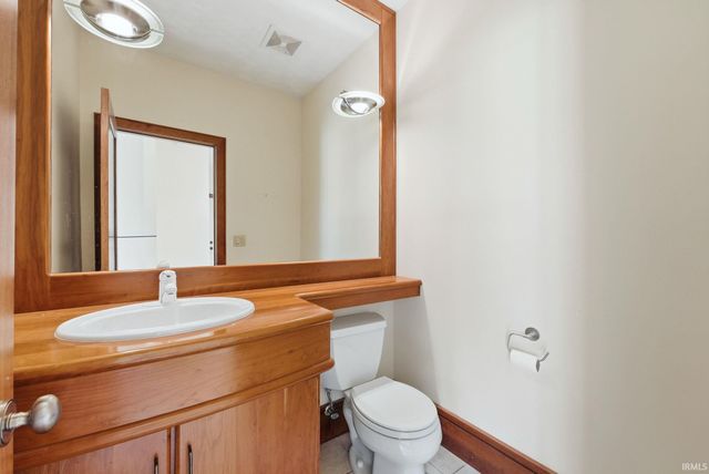 720 E 400 N, Anderson, IN 46012