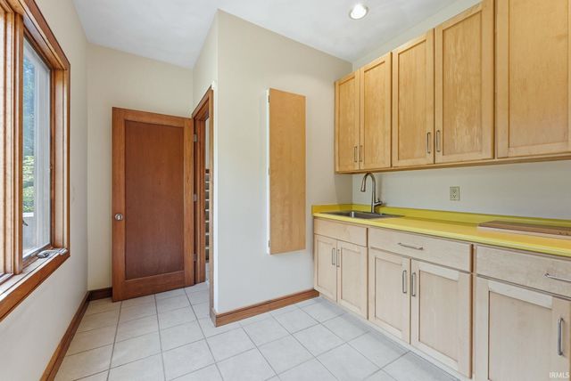 720 E 400 N, Anderson, IN 46012