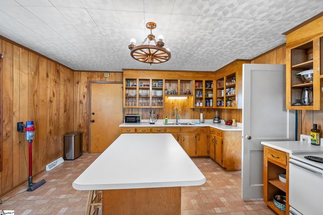 15 Webb Street, Greenville, SC 29605