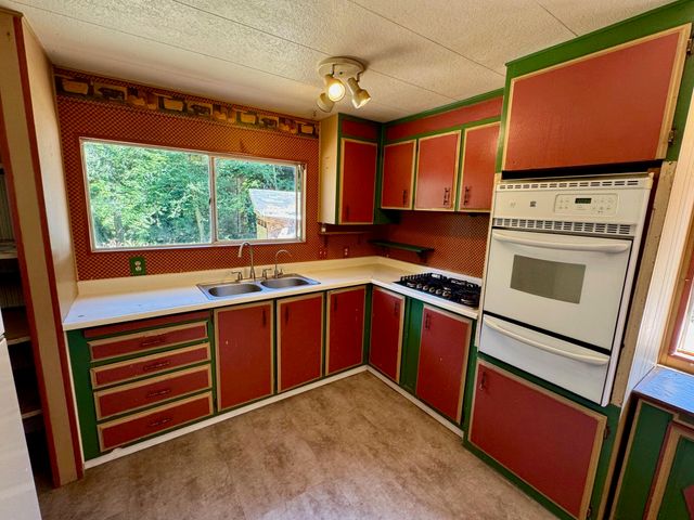 3639 Greenwood Heights Drive, Kneeland, CA 95549