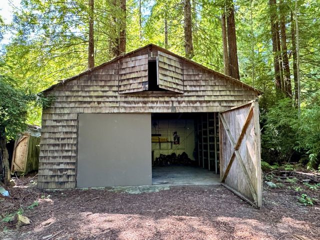 3639 Greenwood Heights Drive, Kneeland, CA 95549