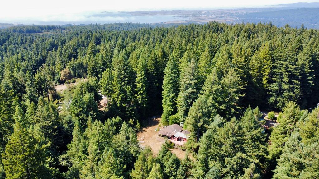 3639 Greenwood Heights Drive, Kneeland, CA 95549