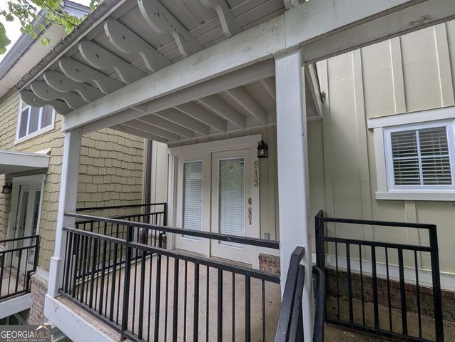 490 Barnett Shoals Road APT 913, Athens, GA 30605