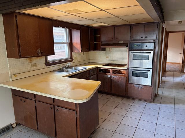 12621 S Wood Street, Calumet Park, IL 60827