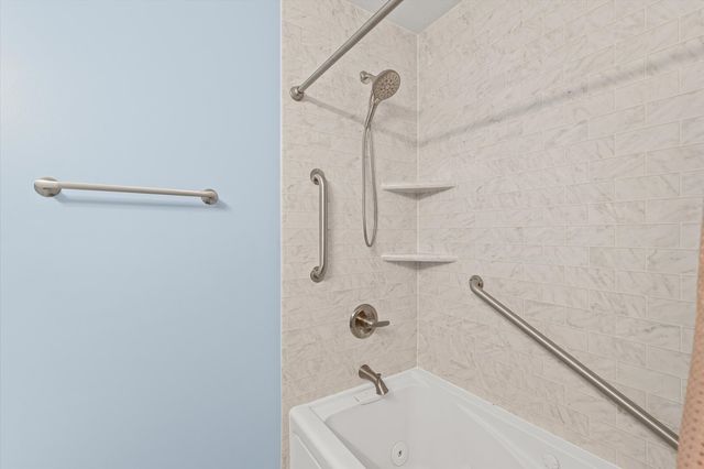 1206 N Hershey Road, Bloomington, IL 61704