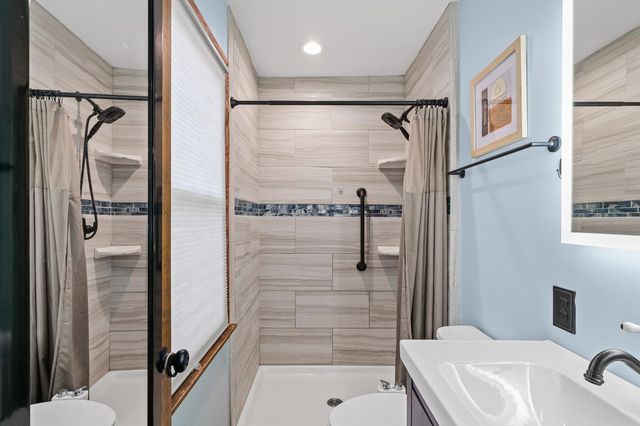 1206 N Hershey Road, Bloomington, IL 61704