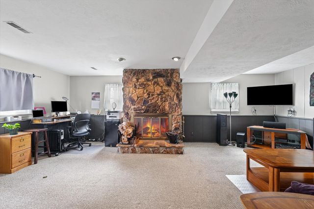 1206 N Hershey Road, Bloomington, IL 61704