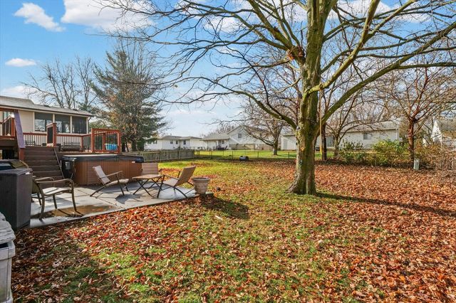 1206 N Hershey Road, Bloomington, IL 61704