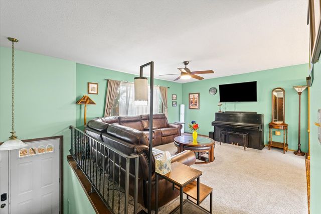 1206 N Hershey Road, Bloomington, IL 61704