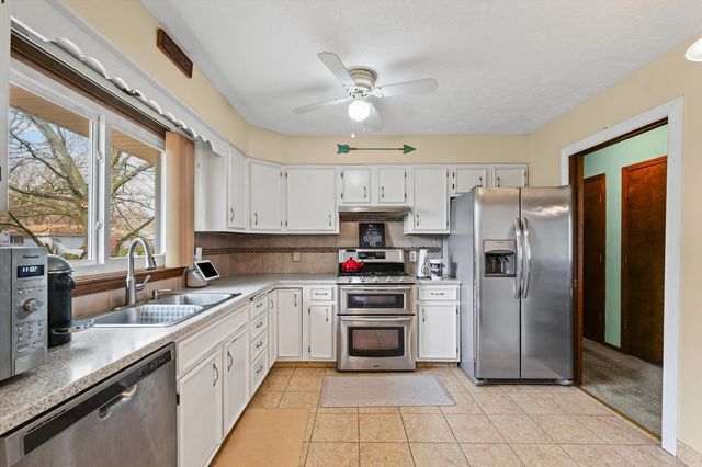 1206 N Hershey Road, Bloomington, IL 61704