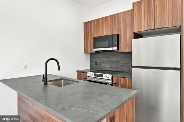 5633 SANSOM ST, Philadelphia, PA 19139