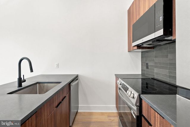5633 SANSOM ST, Philadelphia, PA 19139