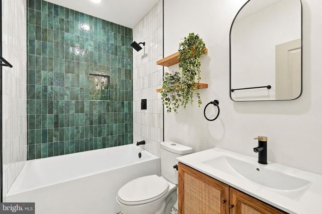 5633 SANSOM ST, Philadelphia, PA 19139