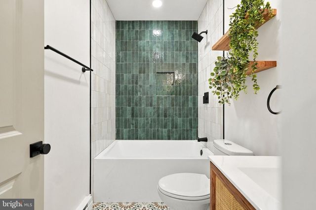 5633 SANSOM ST, Philadelphia, PA 19139
