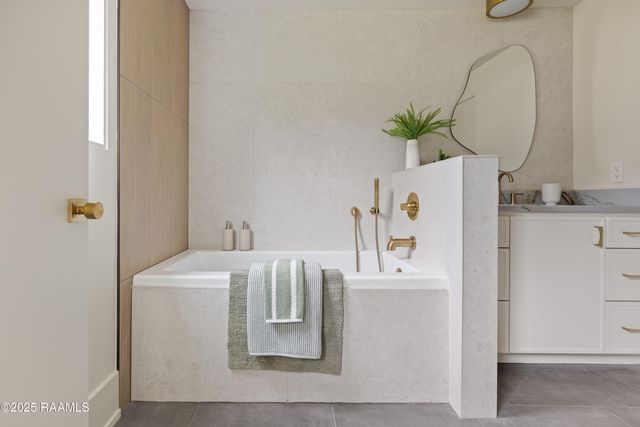 1303 Myrtle Place, Lafayette, LA 70506