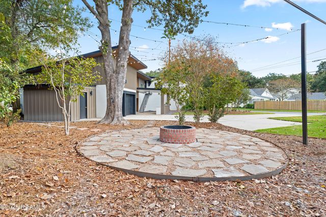 1303 Myrtle Place, Lafayette, LA 70506