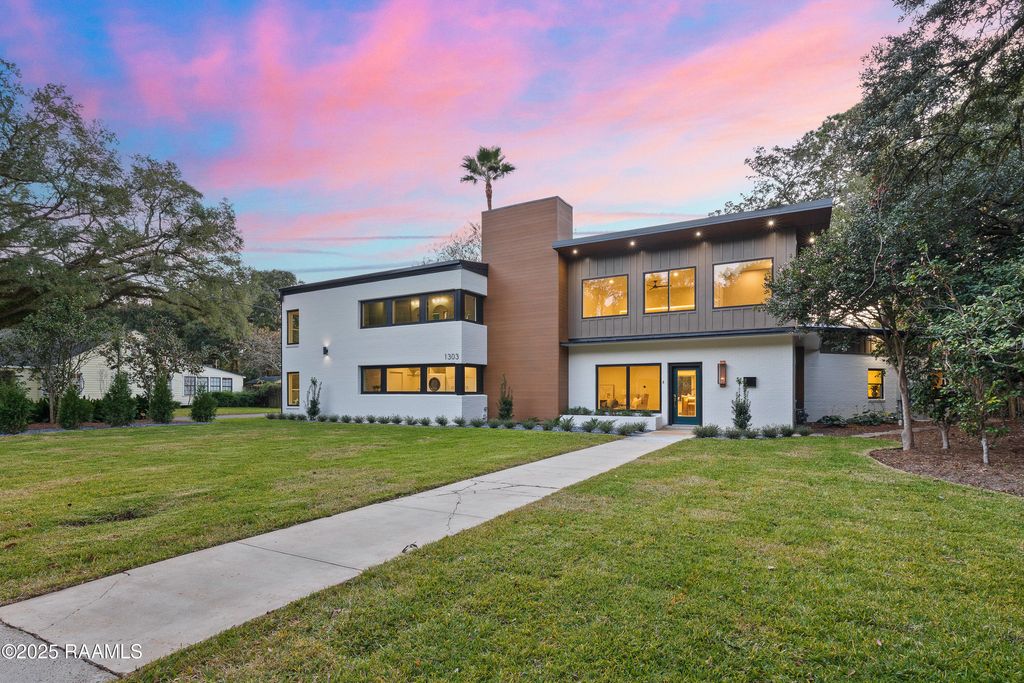 1303 Myrtle Place, Lafayette, LA 70506