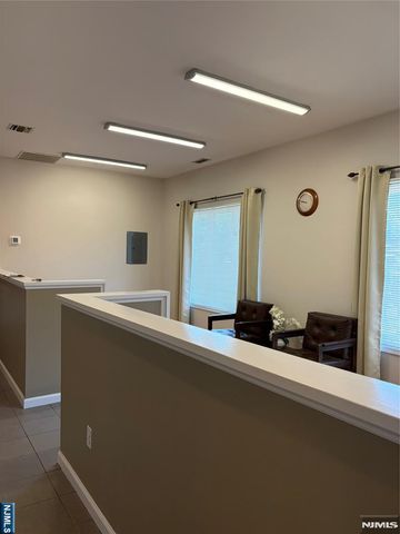 123 Paris, Northvale, NJ 07647
