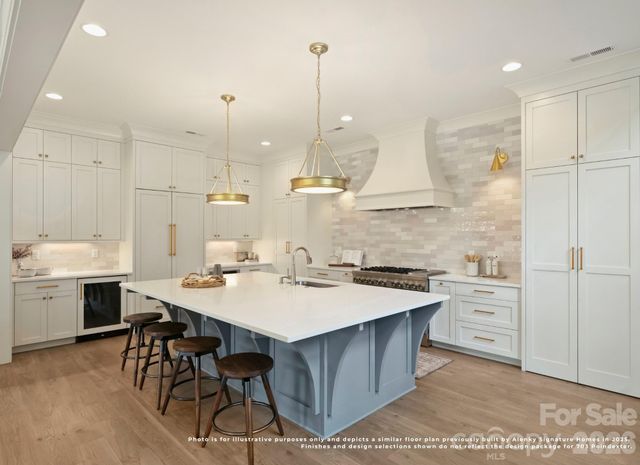 707 Poindexter Drive, Charlotte, NC 28209