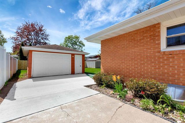 1519 ADAMS AVENUE, Oshkosh, WI 54902