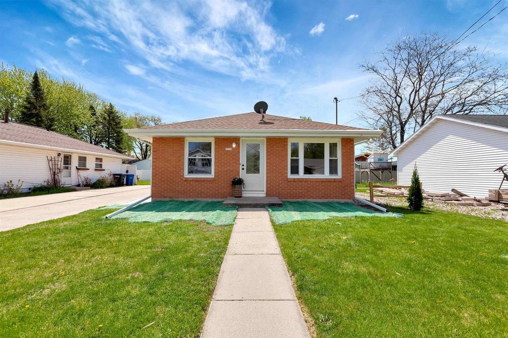 1519 ADAMS AVENUE, Oshkosh, WI 54902
