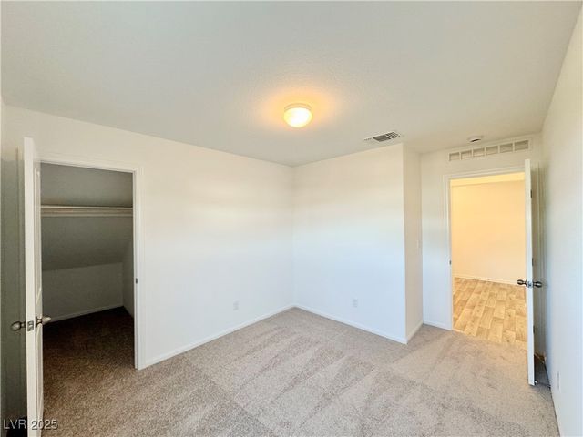 6002 Swift Lariat Street, Las Vegas, NV 89113