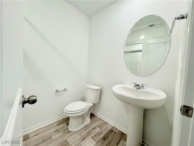 6002 Swift Lariat Street, Las Vegas, NV 89113