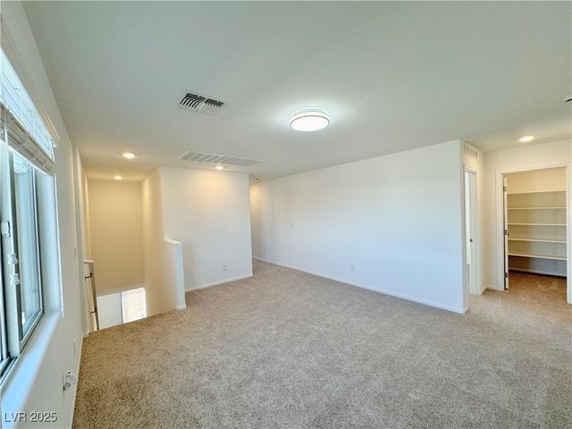 6002 Swift Lariat Street, Las Vegas, NV 89113