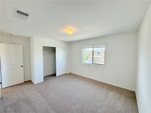 6002 Swift Lariat Street, Las Vegas, NV 89113