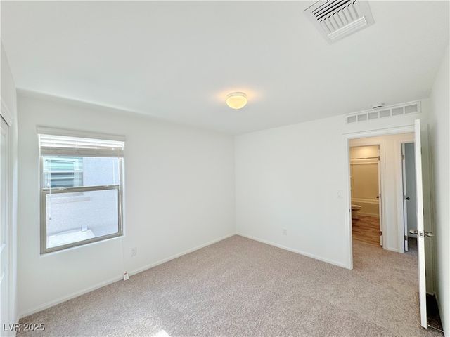 6002 Swift Lariat Street, Las Vegas, NV 89113